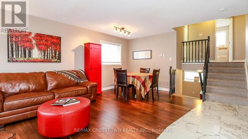 99 Leggott Avenue, Barrie, ON - Indoor Photo Showing Living Room