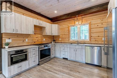 4057 Cambrian Road, Severn, ON - Indoor Photo Showing Kitchen