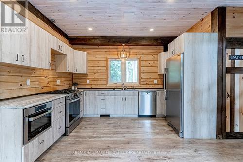 4057 Cambrian Road, Severn, ON - Indoor Photo Showing Kitchen