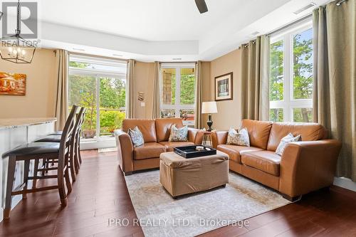 201 - 764 River Road E, Wasaga Beach, ON - Indoor Photo Showing Living Room