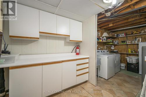 21 Bridlington Road, London, ON - Indoor Photo Showing Laundry Room