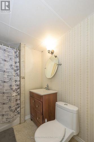 21 Bridlington Road, London, ON - Indoor Photo Showing Bathroom