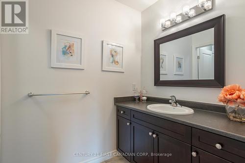 28 - 2235 Blackwater Road, London, ON - Indoor Photo Showing Bathroom