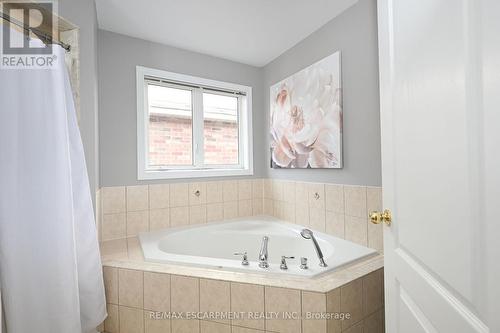 4847 Valera Road, Burlington, ON - Indoor Photo Showing Bathroom