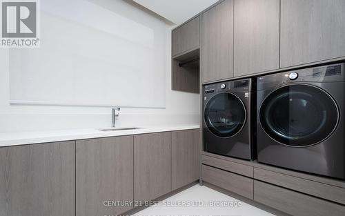 119 Cumberland Drive, Mississauga, ON - Indoor Photo Showing Laundry Room