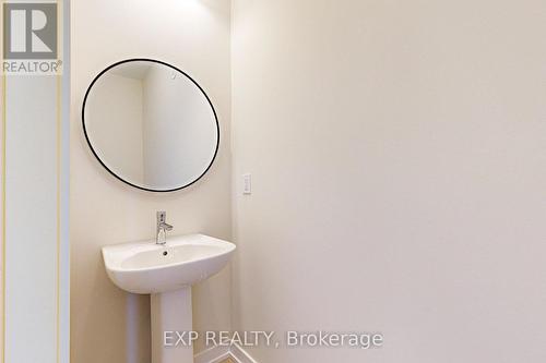 1325 Shevchenko Boulevard, Oakville, ON - Indoor Photo Showing Bathroom