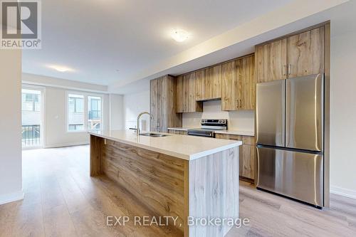 1325 Shevchenko Boulevard, Oakville, ON - Indoor Photo Showing Kitchen With Stainless Steel Kitchen With Double Sink