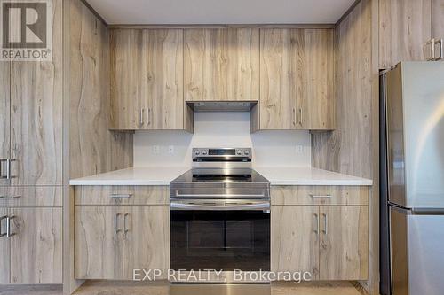 1325 Shevchenko Boulevard, Oakville, ON - Indoor Photo Showing Kitchen