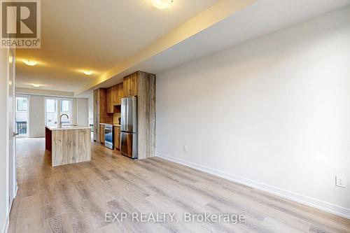 1325 Shevchenko Boulevard, Oakville, ON - Indoor Photo Showing Kitchen