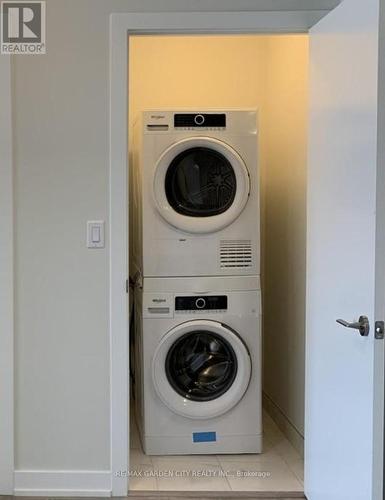 216 - 600 North Service Road, Hamilton, ON - Indoor Photo Showing Laundry Room