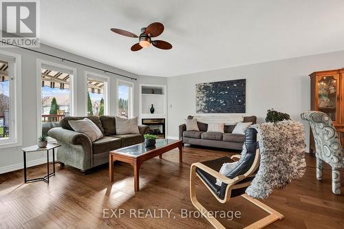 35 Balsam Trail, Norfolk, ON - Indoor Photo Showing Living Room