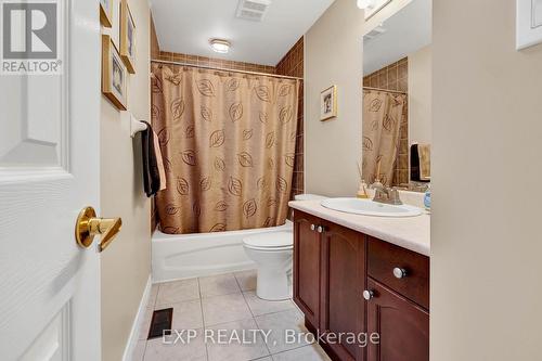 35 Balsam Trail, Norfolk, ON - Indoor Photo Showing Bathroom