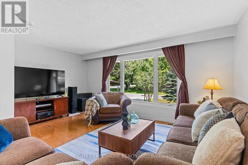 40 Glen Watford Road, Cobourg, ON - Indoor Photo Showing Living Room