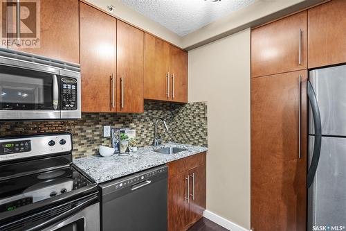 1706 320 5Th Avenue N, Saskatoon, SK - Indoor Photo Showing Kitchen