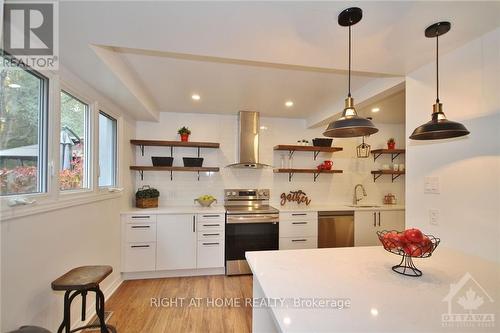 83 Grady Crescent, Ottawa, ON - Indoor Photo Showing Kitchen