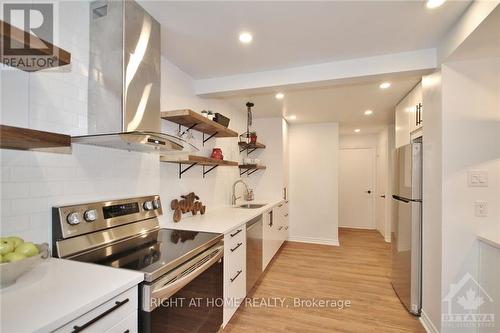 83 Grady Crescent, Ottawa, ON - Indoor Photo Showing Kitchen