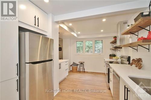 83 Grady Crescent, Ottawa, ON - Indoor Photo Showing Kitchen