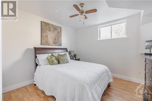 1135 Caprice Court, Ottawa, ON - Indoor Photo Showing Bedroom