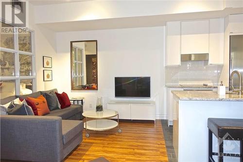 Apt #4 Living Rm - 232 St Patrick Street, Ottawa, ON 