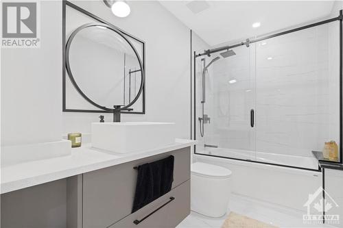 185 A & B Carleton Avenue, Ottawa, ON - Indoor Photo Showing Bathroom