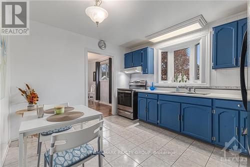 1699 Fieldstone Crescent, Ottawa, ON - Indoor Photo Showing Kitchen