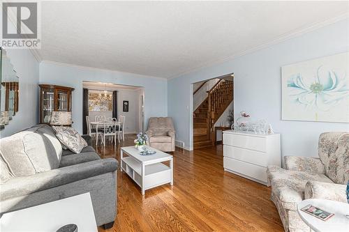 1699 Fieldstone Crescent, Ottawa, ON - Indoor Photo Showing Living Room