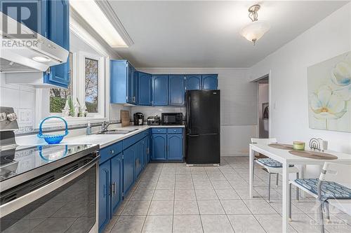 1699 Fieldstone Crescent, Ottawa, ON - Indoor Photo Showing Kitchen