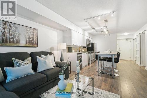 1111 - 15 Singer Court, Toronto, ON - Indoor Photo Showing Living Room