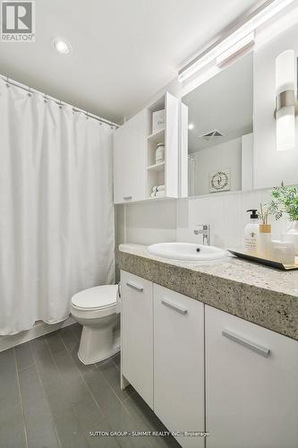 1111 - 15 Singer Court, Toronto, ON - Indoor Photo Showing Bathroom