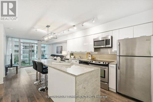 1111 - 15 Singer Court, Toronto, ON - Indoor Photo Showing Kitchen