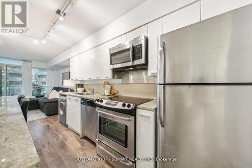 1111 - 15 Singer Court, Toronto, ON - Indoor Photo Showing Kitchen