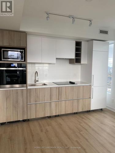 5015 - 319 Jarvis Street, Toronto, ON - Indoor Photo Showing Kitchen