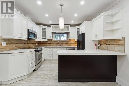 156 Queen Street, Sarnia, ON - Indoor Photo Showing Kitchen With Upgraded Kitchen