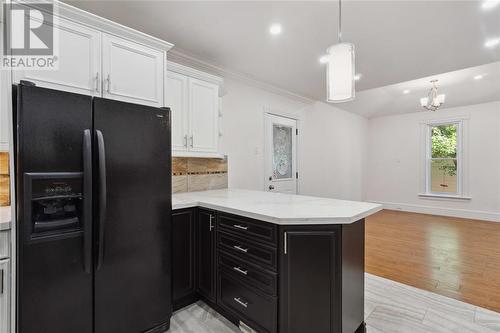 156 Queen Street, Sarnia, ON - Indoor Photo Showing Kitchen