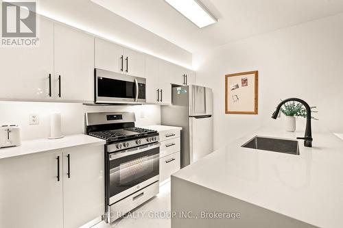 1212 - 35 Mariner Terrace, Toronto, ON - Indoor Photo Showing Kitchen