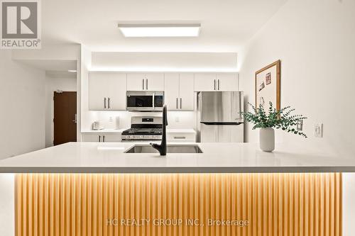 1212 - 35 Mariner Terrace, Toronto, ON - Indoor Photo Showing Kitchen