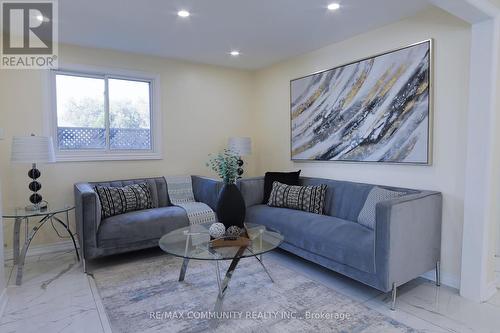 33 Windsor Avenue, Ajax, ON - Indoor Photo Showing Living Room