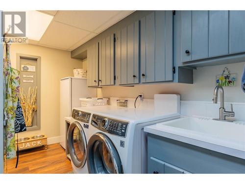 506 201St Avenue, Castlegar, BC - Indoor Photo Showing Laundry Room