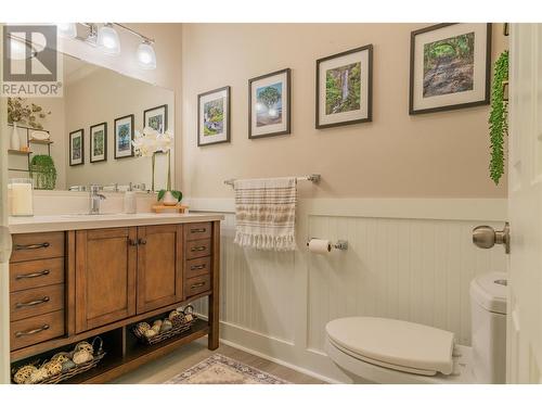 506 201St Avenue, Castlegar, BC - Indoor Photo Showing Bathroom