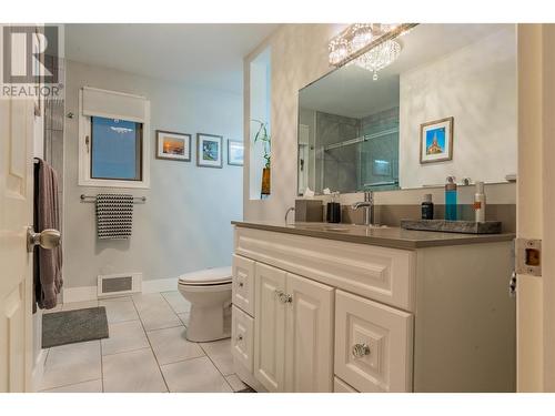 506 201St Avenue, Castlegar, BC - Indoor Photo Showing Bathroom