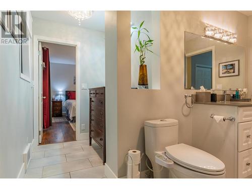 506 201St Avenue, Castlegar, BC - Indoor Photo Showing Bathroom