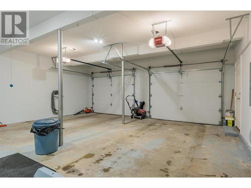 506 201St Avenue, Castlegar, BC - Indoor Photo Showing Garage