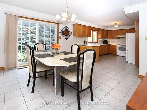 4229 Capilano Crt, Mississauga, ON - Indoor Photo Showing Dining Room