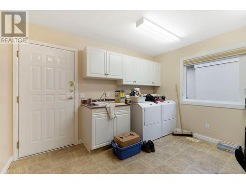 595 Yates Road Unit# 231 Lot# 137, Kelowna, BC - Indoor Photo Showing Laundry Room