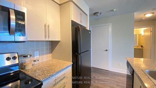 1850-25 Viking Lane, Toronto, ON - Indoor Photo Showing Kitchen