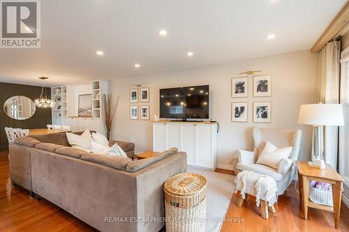 1 - 2400 Whaley Drive, Mississauga, ON - Indoor Photo Showing Living Room