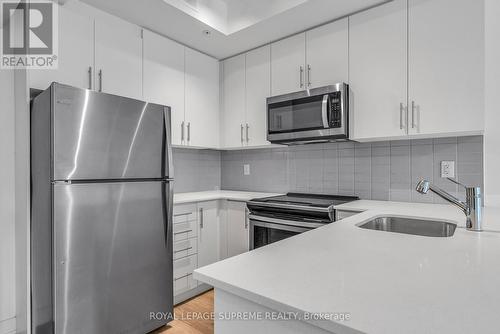 5 - 3473 Widdicombe Way, Mississauga, ON - Indoor Photo Showing Kitchen With Upgraded Kitchen