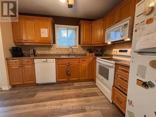 404 Louise Avenue, Timmins (Riverpark), ON - Indoor Photo Showing Kitchen