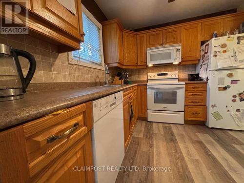 404 Louise Avenue, Timmins (Riverpark), ON - Indoor Photo Showing Kitchen