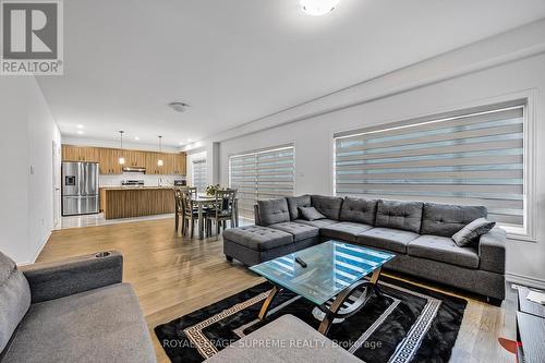 101 Sebastian Street, Blue Mountains, ON - Indoor Photo Showing Living Room